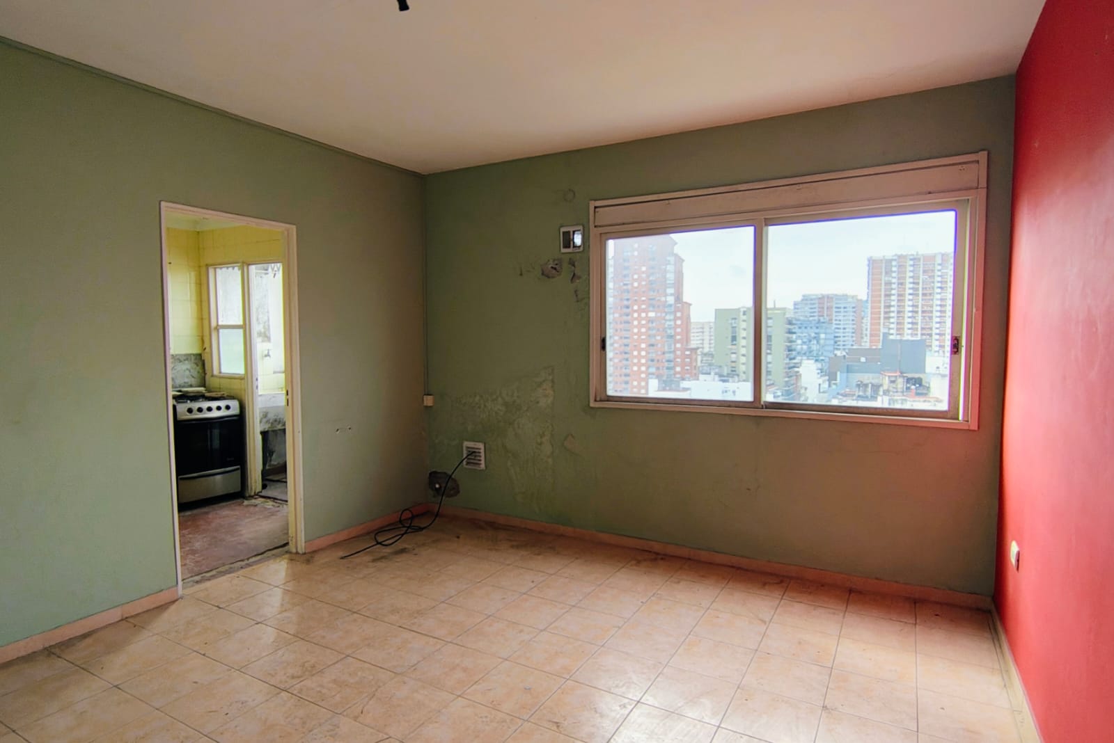 2 Ambientes a Refaccionar en Piso 13 con Vista Abierta y Muy Luminoso – Apto Profesional